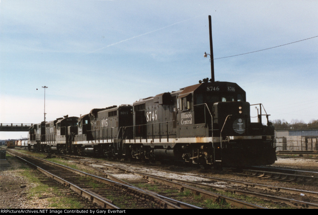 IC GP11 #8746 - Illinois Central